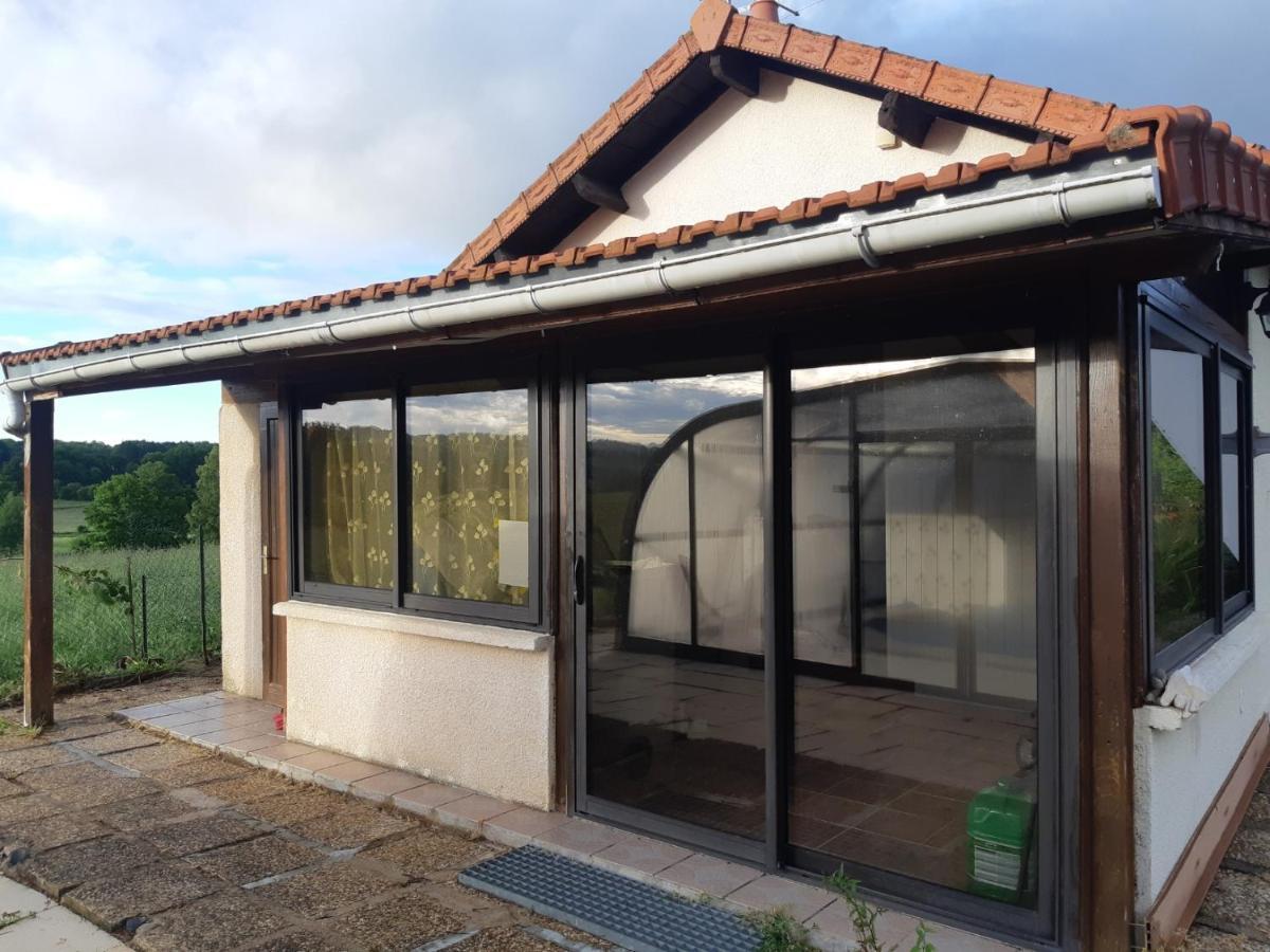 Maison A La Campagne Avec Piscine Flayat Zewnętrze zdjęcie