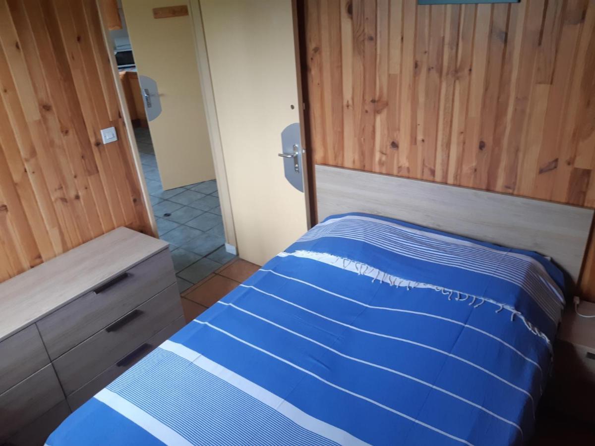 Maison A La Campagne Avec Piscine Flayat Zewnętrze zdjęcie