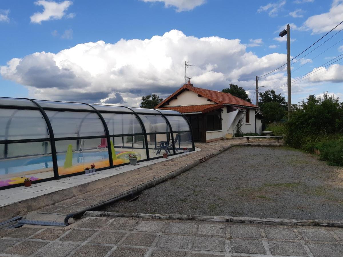Maison A La Campagne Avec Piscine Flayat Zewnętrze zdjęcie