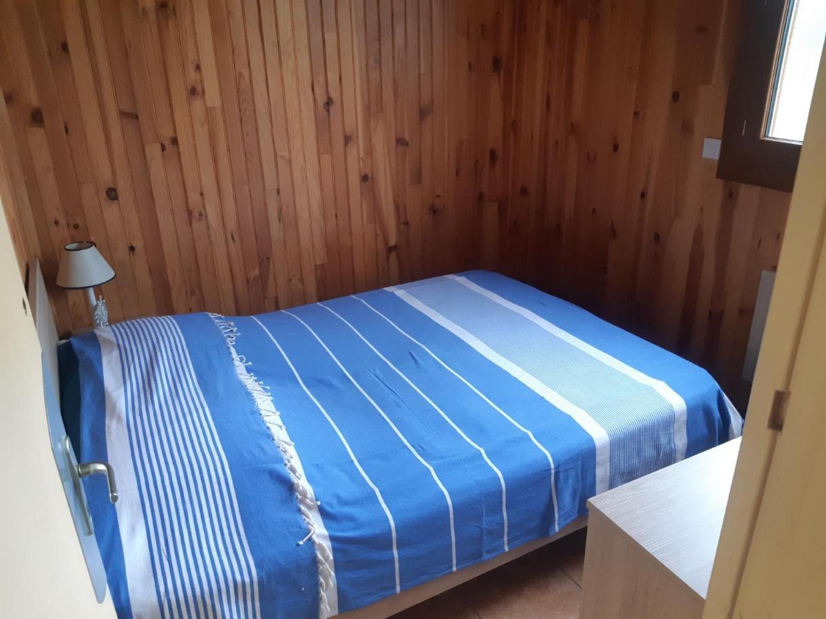 Maison A La Campagne Avec Piscine Flayat Zewnętrze zdjęcie