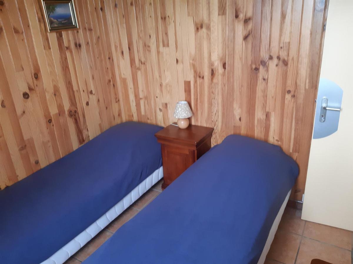 Maison A La Campagne Avec Piscine Flayat Zewnętrze zdjęcie